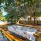 Apartments with parking space Kornic, Krk - 5306