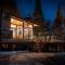 La Khabine - a cabin of windows amongst the trees- 15 mins from Mont Tremblant!