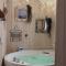 Appart Aix sauna jacuzzi balneo spa privatifs hyper centre historique cour intérieur