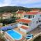 Seaside family friendly house with a swimming pool Slatine, Ciovo - 17231
