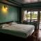 Nongsak Riverside Guesthouse & Nongsak Guesthouse