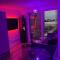 Perfect spacious 1 bedroom flat with night lights