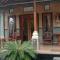 Khailash Warung and Home Stay