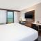 Holiday Inn Express Hotel & Suites Virginia Beach Oceanfront, an IHG Hotel - King Room - Mobility Access/Hearing Accessible