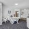 Mibnb Geelong CBD Spacious Studio Apartments