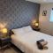 Modern 1 BR flat with Air Con