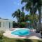 Endless Summer Pool Vibes-Mins to Clearwater Beach