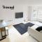 Travaal.©om - 2 Bed Serviced Apartment Guildford