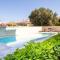 Flat with Shared Pool Close to the Beach in Cesme