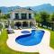 Villa-Sleeps 9-Parking-Pool-Bbq-Hot tub-Pets