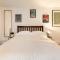 Stylish Underground flat, beach 30s, Graffiti Yard