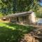 A Detached Garden Lodge, Hot Tub, Heating, WiFi & Parking