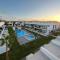 Outstanding 2 bed apartment with rooftop sea views