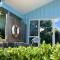 Jellicoe Views - Surfdale Holiday Home