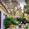 Romantic cottage with amazing garden