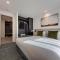 Littomore Suites Kingswood