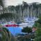 Duplex Marina gosier- vue Mer et bateaux équipé d'une citerne reliée à l'eau de ville