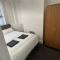 Lovely Ruby Suite Ipswich with speedy wifi