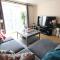 Spacious 2 Bed, 2 Bath apartment -The Shore, Leith