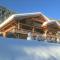 Chalet de montagne style savoyard, vue sur pistes