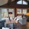 New, Mountain paradise, biking, alpine touring, skiing in & out