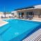 "Casa Mia" Luxury villa with heated swimming pool with jacuzzi