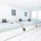 Girasole Apartments - Deluxe Queen Studio