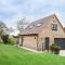 new luxury 5 star 1-bed house nr Bicester village