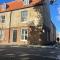 Willow House by Shortstays4U 2bedroom Townhouse with free parking in town centre!