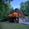Secluded Cabin near Great Smoky Mts, Game room