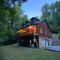 Secluded Cabin near Great Smoky Mts, Game room