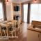 Elm Deluxe Holiday Home