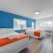 Family Friendly Beach Escape with pool and parking - M41