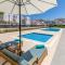 Apartment La Nau - Fantastic Apartment with hot tub and pool, just steps away from beach