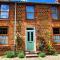 Beautiful 6-Bed Dog Friendly Cottage in Heacham