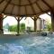 Romantic Retreat - Luxury Shepherds Hut + Hot Tub!