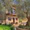 OLIVE QUEEN Rustic Estate