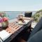 Appartamento in Villa Palme, vista e accesso mare