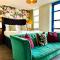 Chic Modern Apartment Suite - Free Parking & WiFi! - 1 Minute walk to Poole Quay - Great Location - Free Parking - Fast WiFi - Smart TV - Newly decorated - sleeps up to 2! Close to Poole & Bournemouth & Sandbanks