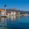 Spacious seafront apartments Karlo