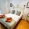 PANDORA City Center Apartment by SunCastle apartamentos