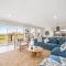 Surfers Reserve - Sophisticated Beachfront Sanctuary