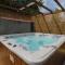 Conkers Lodge for 6 with Hot Tub & Secluded Decking - Spa Resort in Devon
