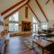 7 Mi to Bass Lake! Spacious 'Mudge Ranch Retreat'