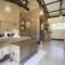 A Hilltop Country Retreat