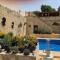 Dar Dragun: luxury 3BR bright spacious house & pool