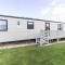 4 Berth Caravan For Hire At Sunkist Holiday Park Near Skegness Ref 42084s