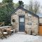 Cosy country getaway, 5 mins from the sea