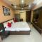 STAYMAKER Hotel Rameshwar Inn - 500 m from Civil Lines Bus Stand