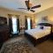 Historic Branson Hotel - Heritage Room with Queen Bed - Downtown - FREE TICKETS INCLUDED